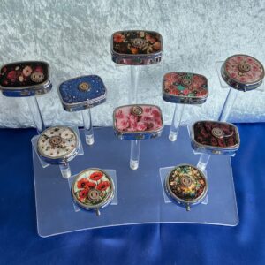 Pill Box Round or Oblong IW Logo