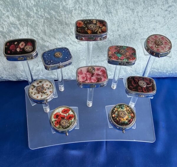 Pill Box Round or Oblong IW Logo